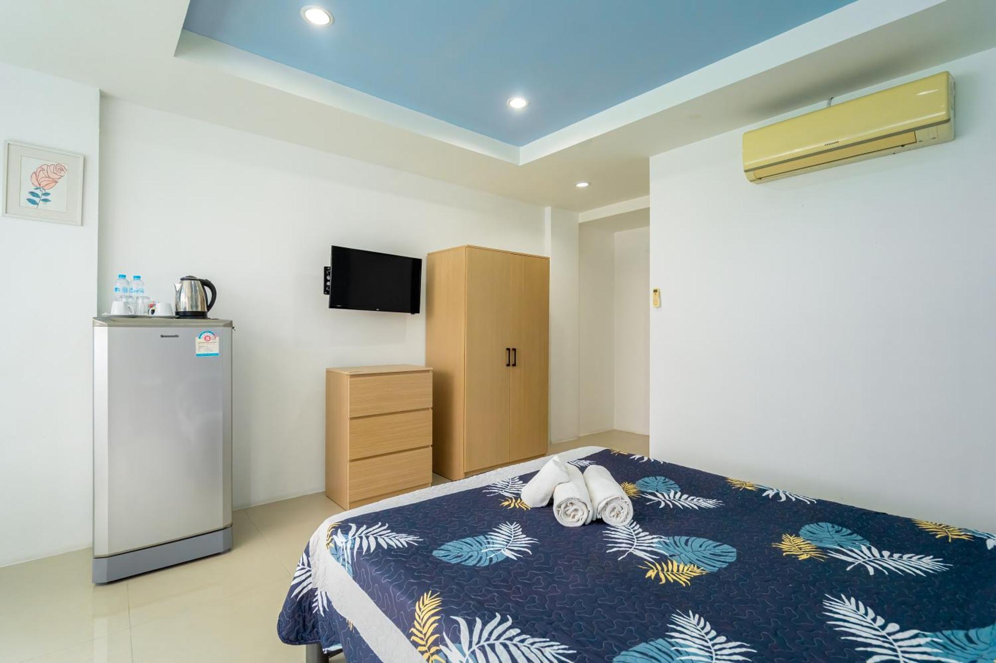 Nice To Meat You Rooms Patong Esterno foto