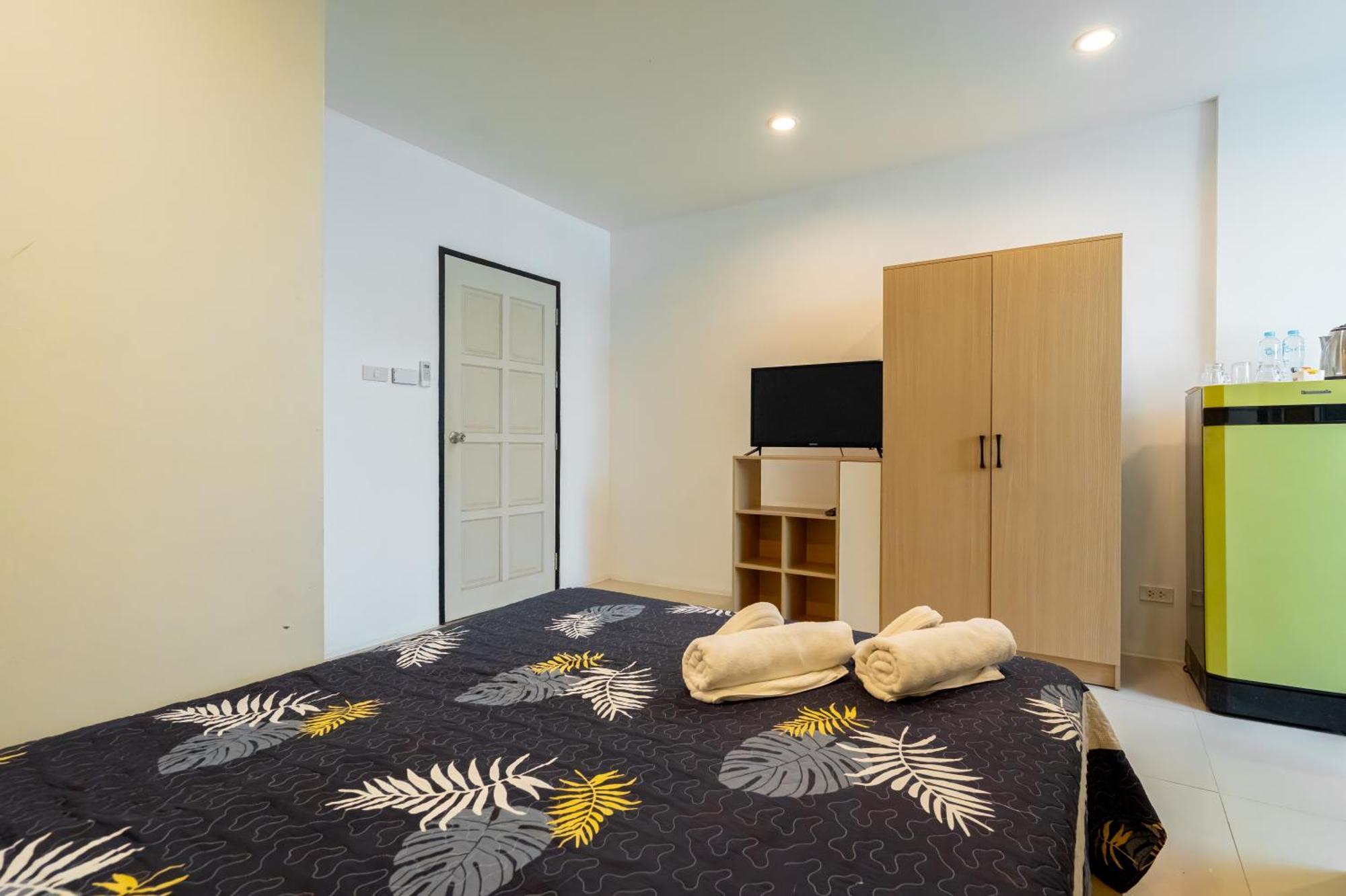 Nice To Meat You Rooms Patong Esterno foto