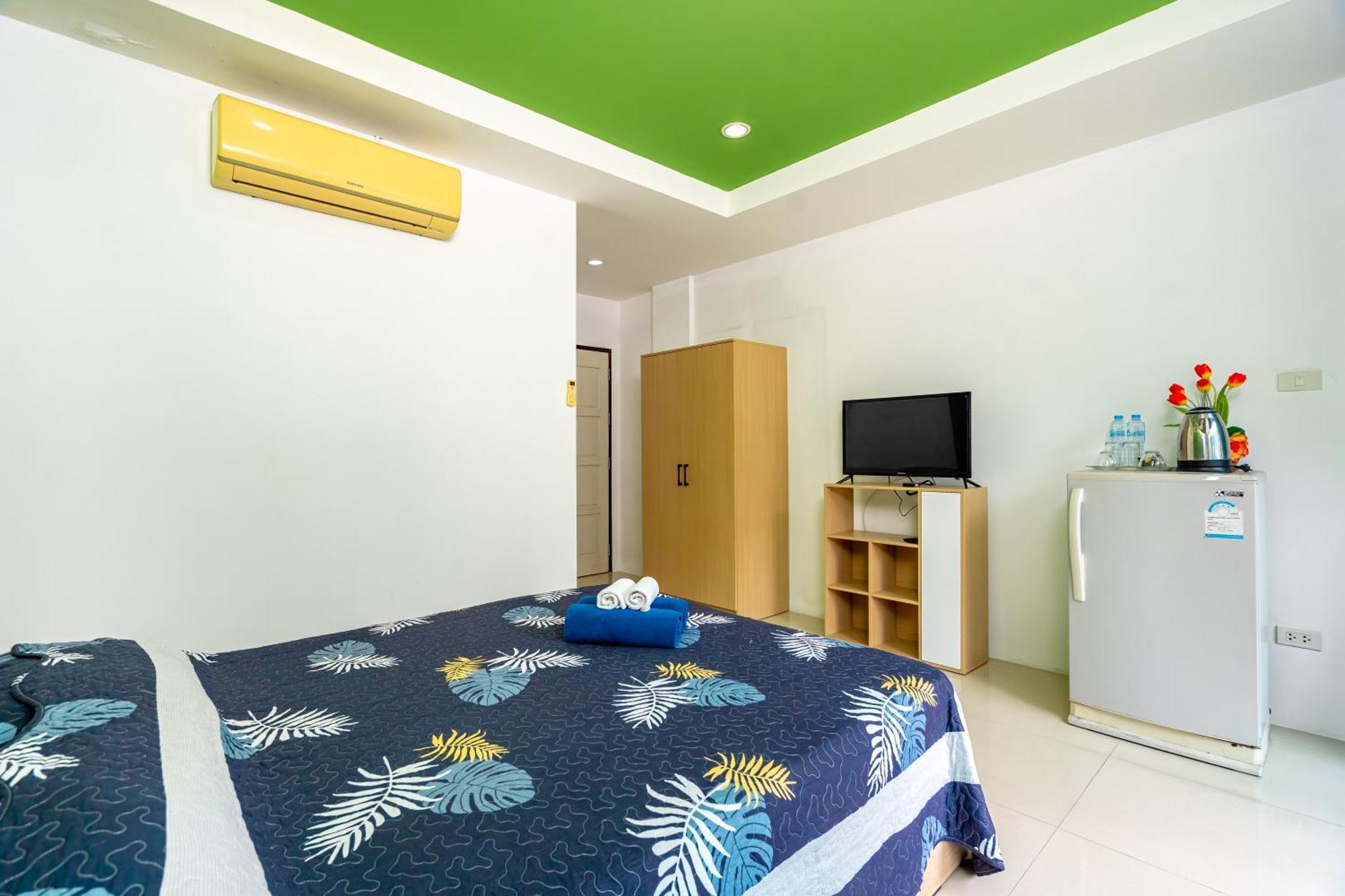 Nice To Meat You Rooms Patong Esterno foto